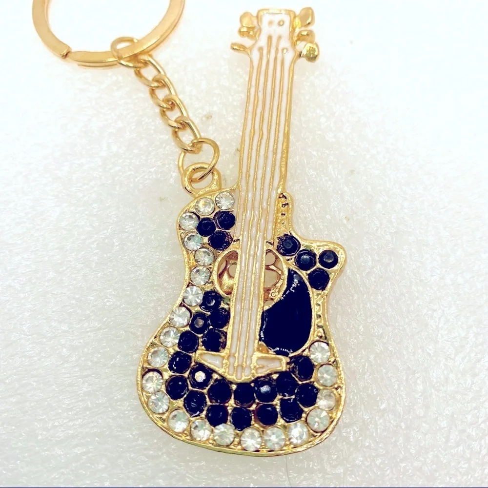 NWT Purse charm key holder Guitar Crystal in black and white
